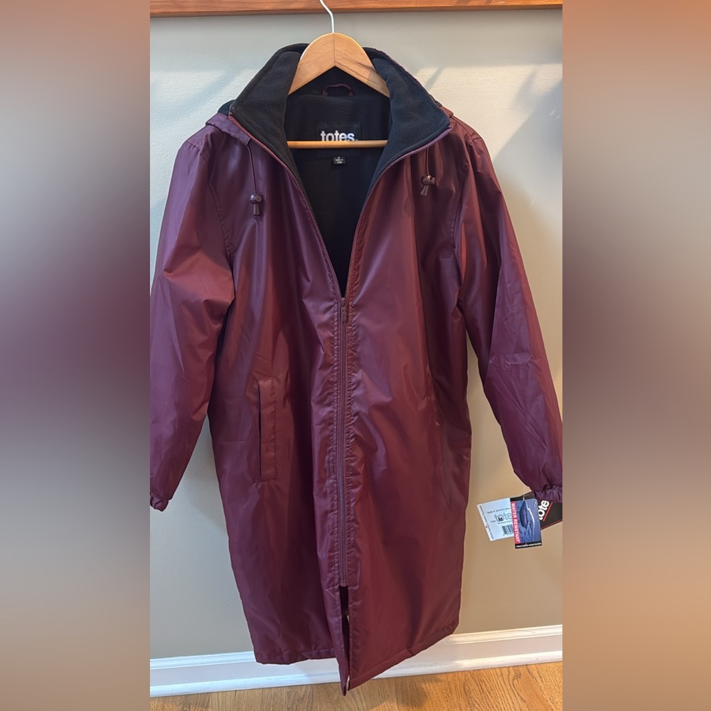Ladies Totes knee length  Water resistant fleece lined storm jacket size medium